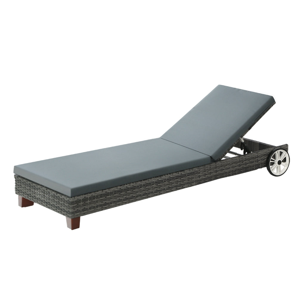 Sun Lounger - Wicker