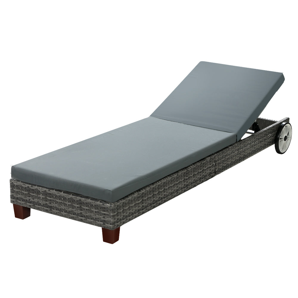 Sun Lounger - Wicker